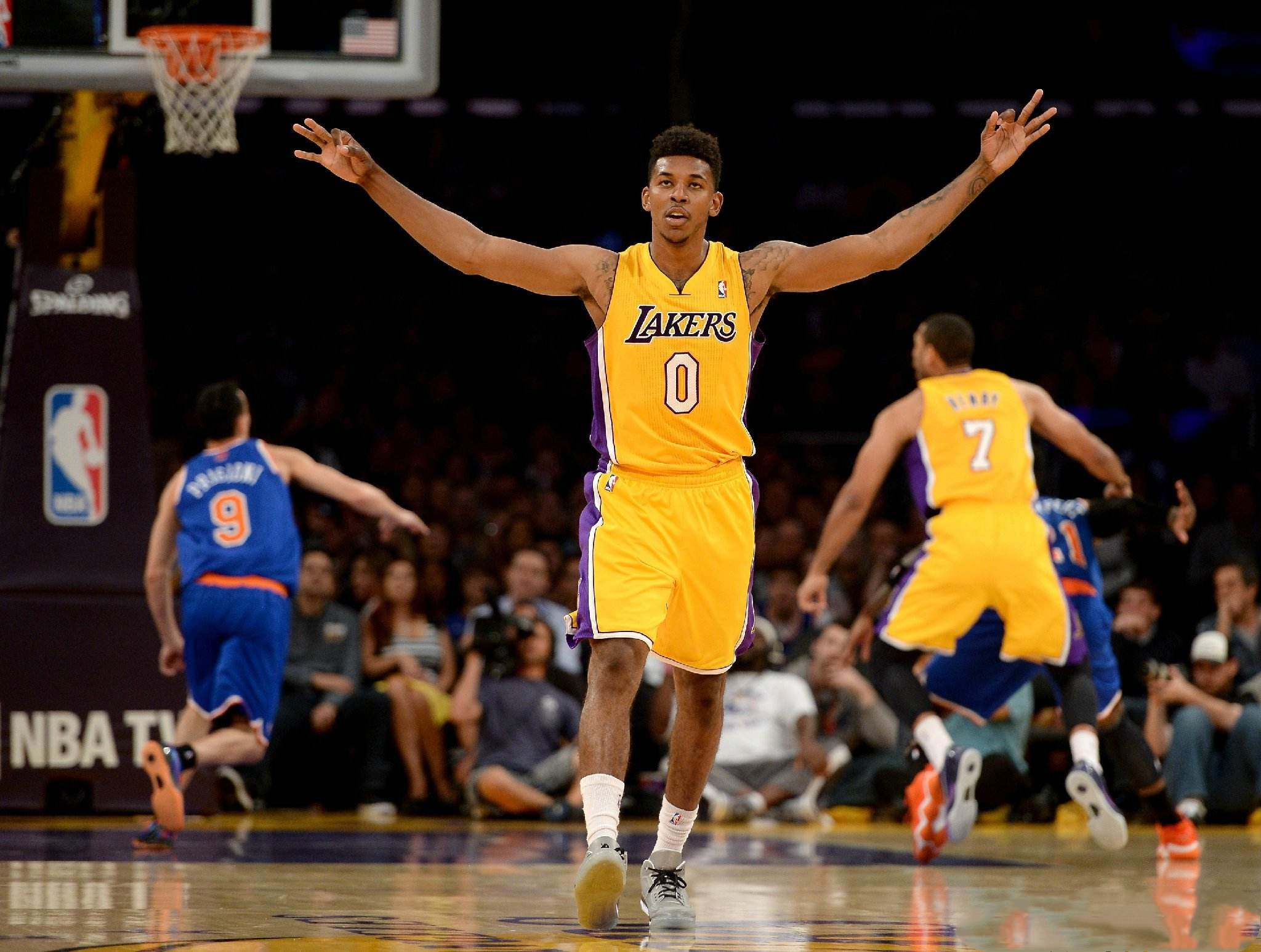 二发辅以高 二发辅以高